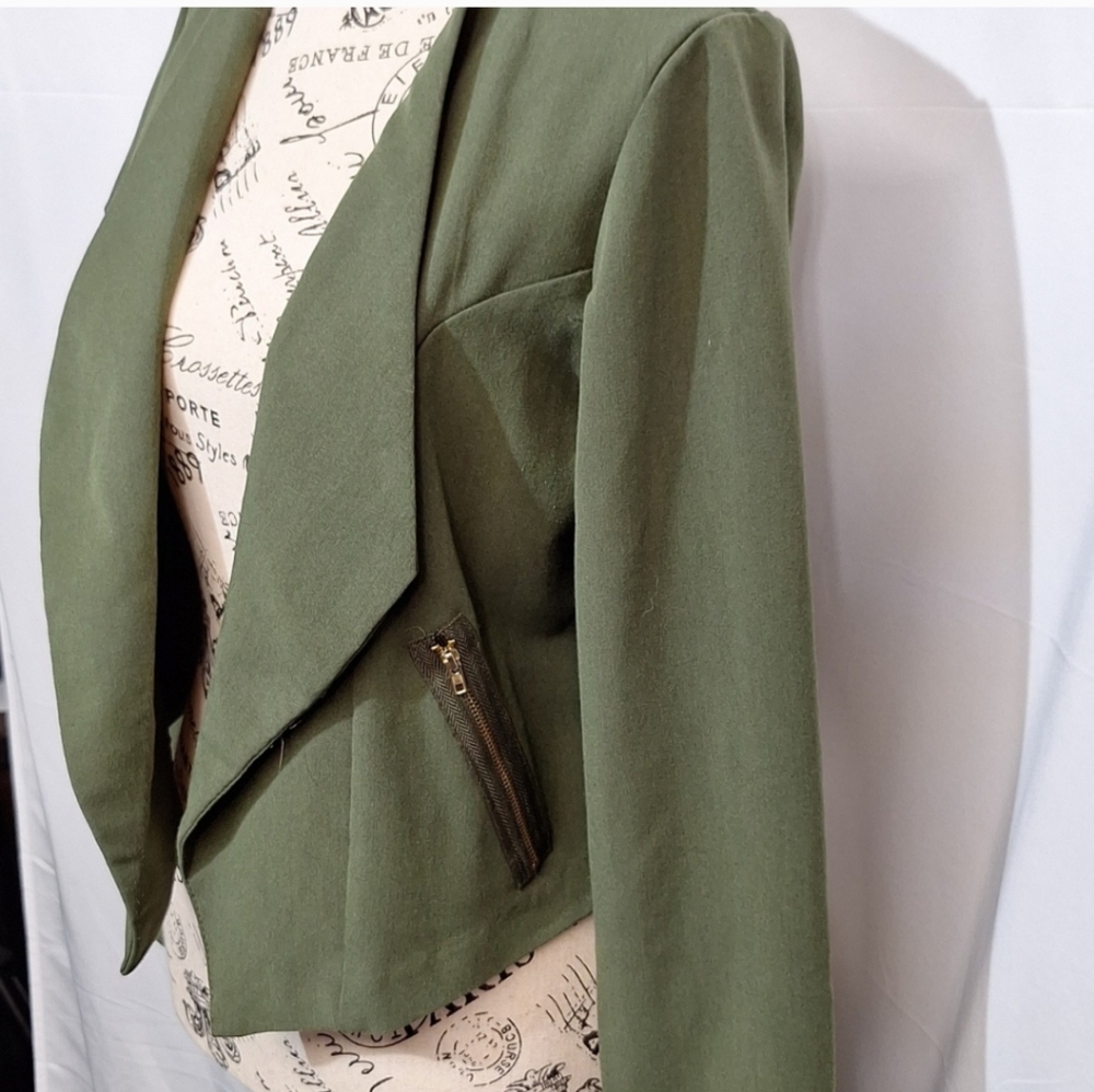 UNBRANDED MEDIUM CROPPED JACKET. - Picture 3 of 5